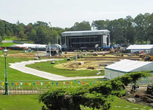 Avenham Park stage for Kathryn Jenkins and Jose Carreras