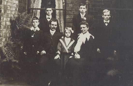 Family Photo 1905ish, Preston area