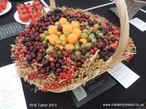 RHS Tatton prize winning shrug of fruit